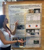 Lucila Castro presenting poster at mammal congress in Argentina